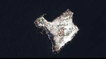 Capturată de ruși: Prima imagine clară din satelit cu Insula Șerpilor