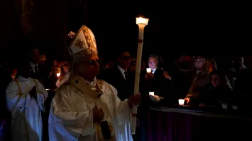 Papa Leon al XIV-lea, mesaj de forță în Noaptea Învierii: „Să nu ne lăsăm paralizați de pietrele fricii și ale războiului!”