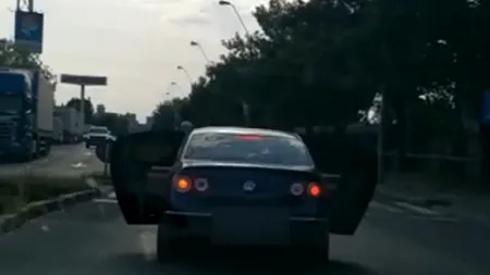Un bărbat din Galați și-a înghesuit canapeaua pe bancheta din spate a mașinii
