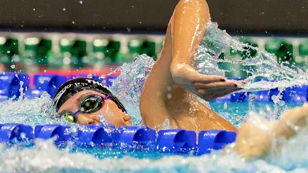 La un pas de tragedie. O înotătoare din SUA a ajuns pe fundul bazinului la Campionatul Mondial de natație după ce a leșinat