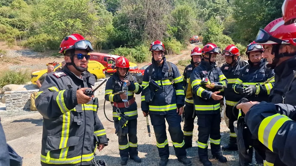 40 de pompieri români, în sudul Franței, sprijină lupta contra incendiilor de pădure