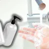 Săpun solid sau lichid? Specialiștii spun că întrebarea e greșit pusă. Problema e alta