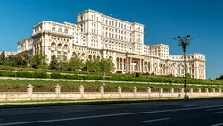 Semn bun sau doar o pauză de respirație? Ce înseamnă, de fapt, tăierea subvențiilor pentru partide