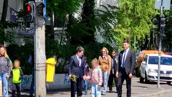 SPP-istul lui Nicușor Dan, noua vedetă a internetului: „Mândru și chipeș, ca bradul de înalt!”