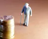 Bani în plus pentru milioane de români. Cât primesc pensionarii, copiii și familiile monoparentale