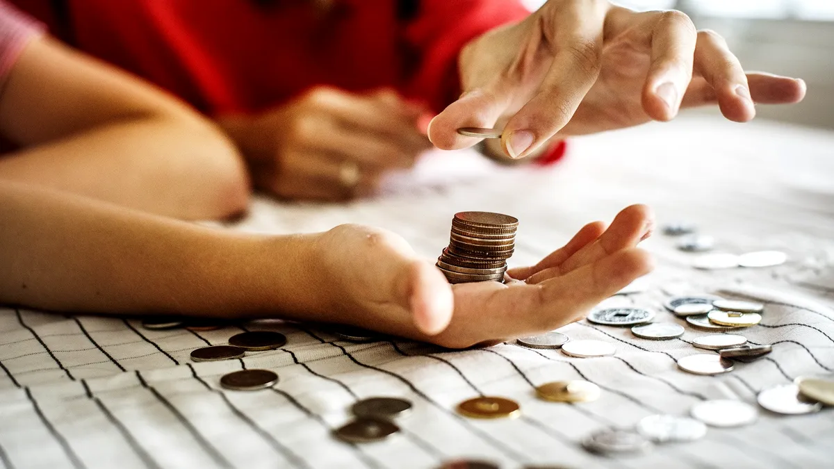 Cât costă normalitatea în 2025. Traiul decent a devenit un lux în România