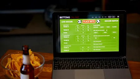 Unde pot compara cotele în timp real pentru pariuri sportive?