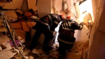 Explozie devastatoare într-un bloc din Brăila: doi soți în vârstă au fost răniți, zeci de persoane evacuate
