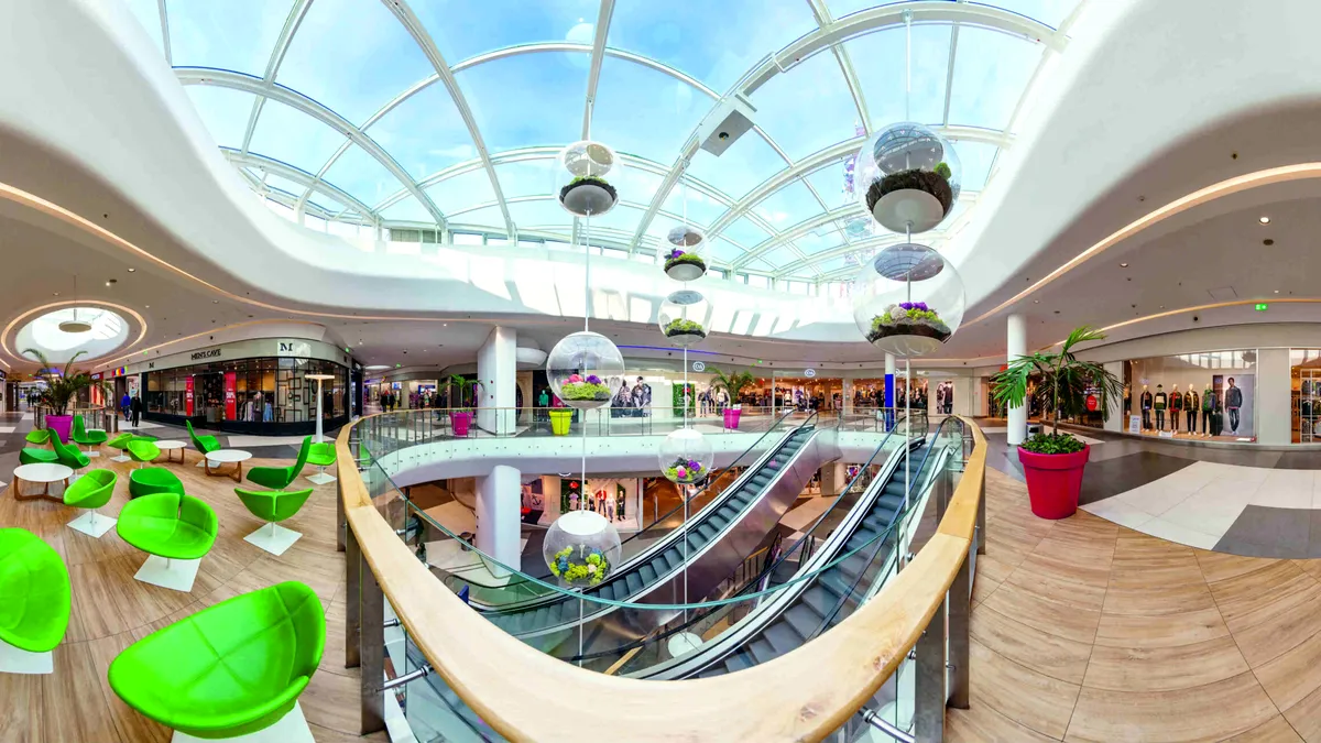 Piedone, șeful ANPC, a aplicat amenzi de 398.000 lei și a oprit de la comercializare produse neconforme în Sun Plaza