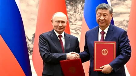 Micile drăgălășenii între marii dictatori: Putin îi recită poezie lui Xi, planeta își verifică buncărele