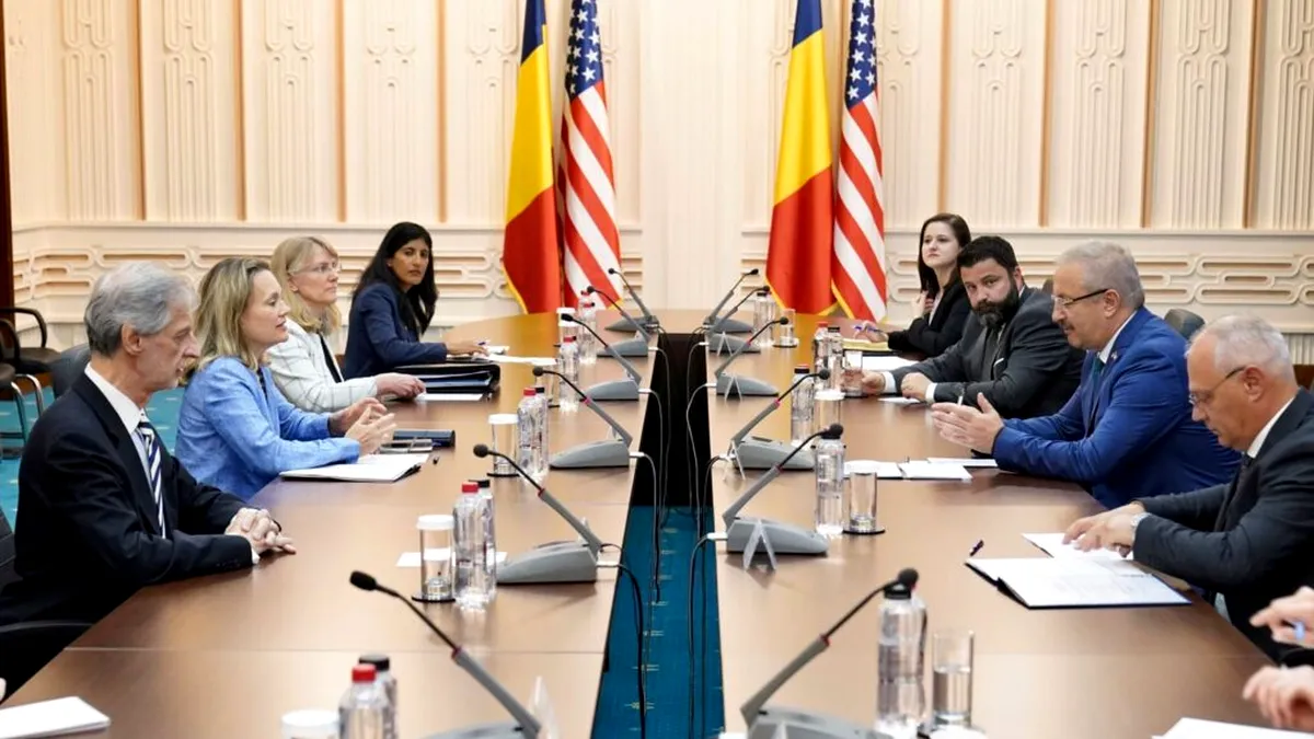 Ministrul Apărării: Parteneriatul strategic cu SUA - un exemplu că românii ştiu să acţioneze coeziv