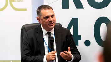 Cum sifonează Dragoș Vlad banii Autorității pentru Digitalizarea României către o firmă obscură din Bistrița, orașul său natal