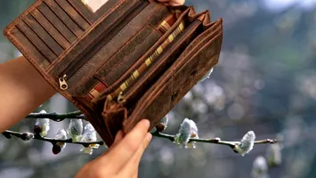 Ce să ții în portofel de Florii ca să ai bani și noroc tot anul. Scutul spiritual împotriva energiilor rele