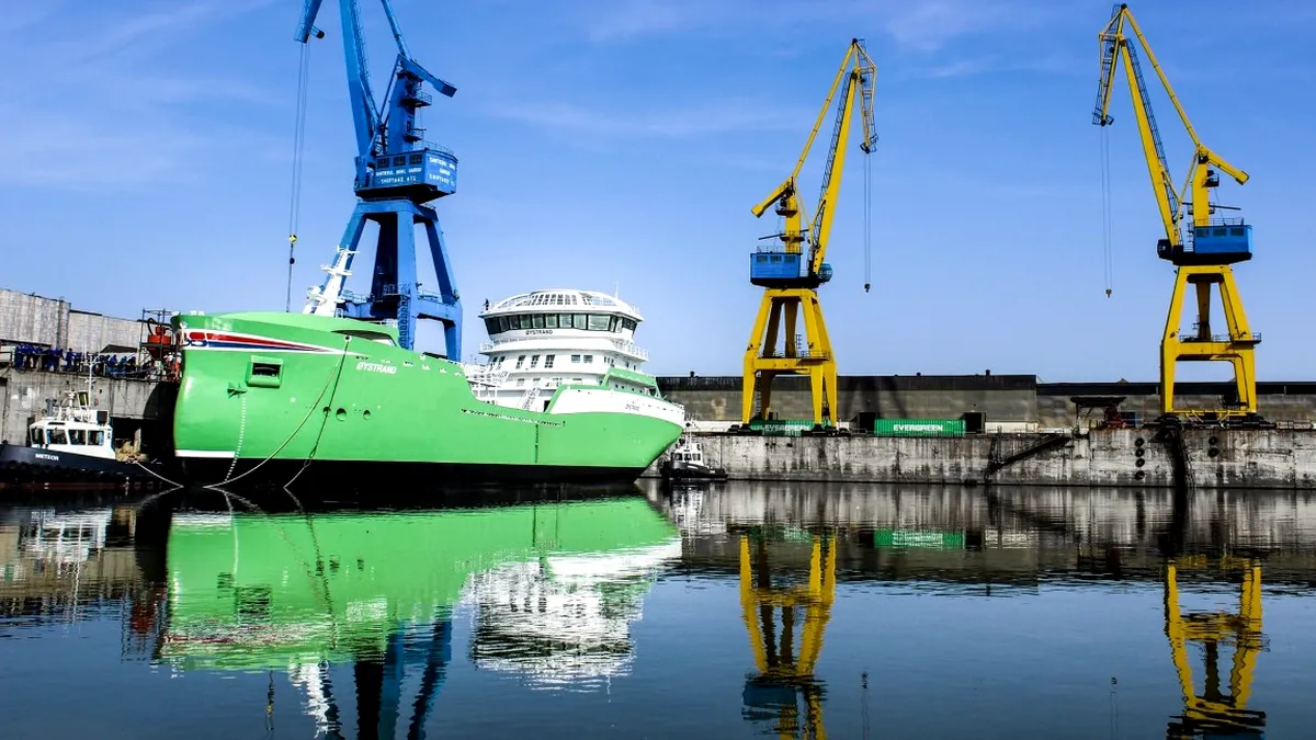 Constrângeri contractuale și economice: Grupul francez Piriou a achiziționat șantierul naval ATG Giurgiu