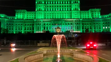 Verde peste România: clădirile statului se luminează pentru o cauză nobilă