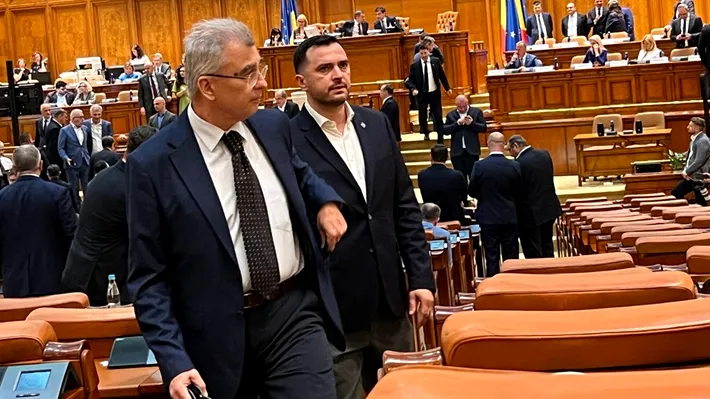 Guvernul Veștea n-a trecut de Parlament. Ce urmează