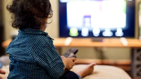Deputații PNL propun interzicerea sponsorizării programelor televizate pentru copii de către operatorii de jocuri de noroc