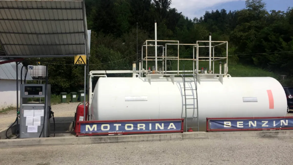 Sancțiuni drastice în noul OUG: Firmele care „umflă” prețul la benzină și motorină riscă amenzi de milioane de lei