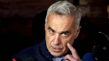 Gogoșile lui Călin Georgescu: „Uite Kennedy, nu e Kennedy!”