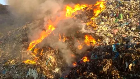 Groapa de gunoi Glina ia foc: RO-Alert, centura blocată și Bucureștiul sufocat