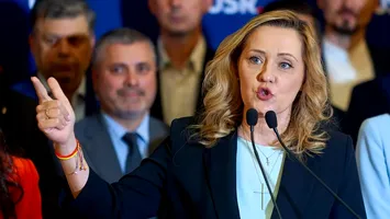 USR cere demisia lui Klaus Iohannis și impune un ultimatum coaliției pentru reforme esențiale