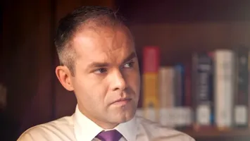 „Guru cu zorzoane”, văzut de Funeriu