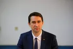 Directorul PNL al Poștei Române, Valentin Ștefan, este licențiat în istorie cu specializări în limba rusă