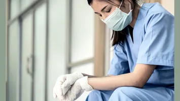 Criza din sistemul sanitar lovește iarăși. O asistentă a murit la serviciu, într-o secție de Cardiologie