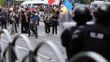 Ziua 2 de proteste în Piața Victoriei. Ciobanii și-au petrecut noaptea pe iarbă în fața Guvernului: rămân în București până primesc răspunsuri