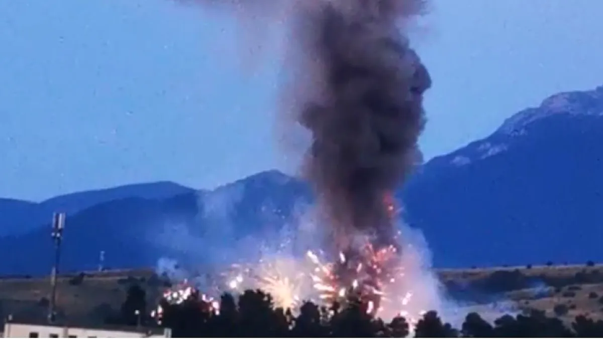 Explozia depozitului de artificii din Zărnești stârnește reacții. O persoană a decedat, iar victimele nu aveau contracte de muncă