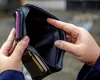 Trei luni de foc pentru buzunarele românilor. Cât mănâncă inflaţia din salarii