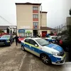 Elevul care a atacat cu cuțitul la Bistrița, externat de la Psihiatrie și exmatriculat. A fost dus la audieri