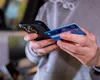 Escrocherie cu numele BNR. Femeie convinsă să facă un credit de 50.000 de lei și să trimită banii unui fals „ofițer de securitate”