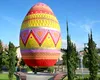 Cel mai mare ou de Paște din lume – cât un bloc cu cinci etaje
