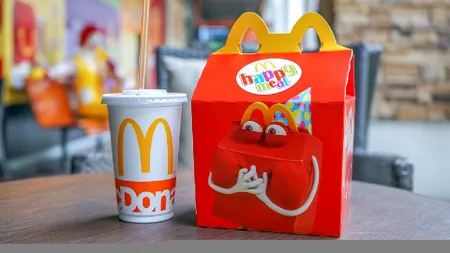 Ce conține McDonald's Happy Meal? InfoCons dezvăluie aditivii și zahărul ascuns