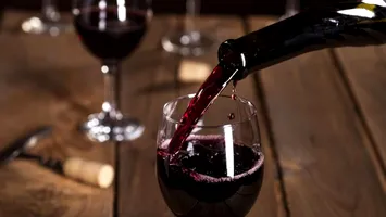 Românii au început să dea berea pe vin
