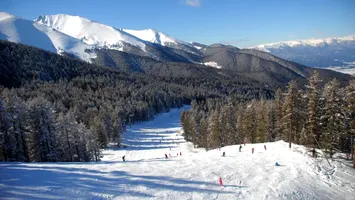 Unde merg românii la schi în 2026. Cea mai accesibilă stațiune din Europa e la vecini