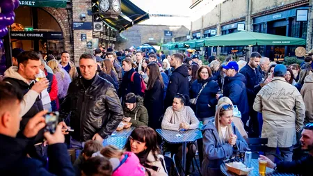 Nebunie la Camden Market în Londra! Aproximativ 2.000 de români au venit la deschiderea restaurantului lui Pescobar (FOTO&VIDEO)