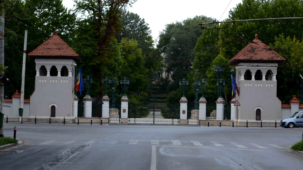 Gardul Palatului Cotroceni, vandalizat. Mesaj dur la adresa preşedintelui Iohannis FOTO