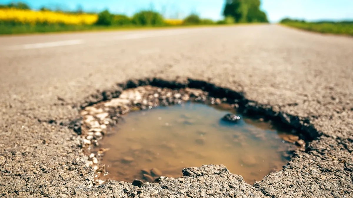 Groapa Primăriei: cum a încercat municipalitatea din Iaşi să scape de răspundere pentru o avarie auto, dar a fost demascată după 7 ani