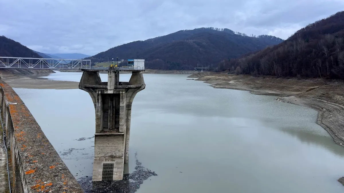 Aritmetica absurdului la Apele Române: Procesele pierdute costă dublu față de cât reușește statul să economisească prin restructurări