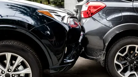 Accidente auto inventate, cu daune de 100.000 lei