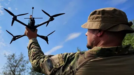 Forbes: Război cu drone - Ucraina și Rusia luptă cu UAV-uri cu fibră optică „invincibile”