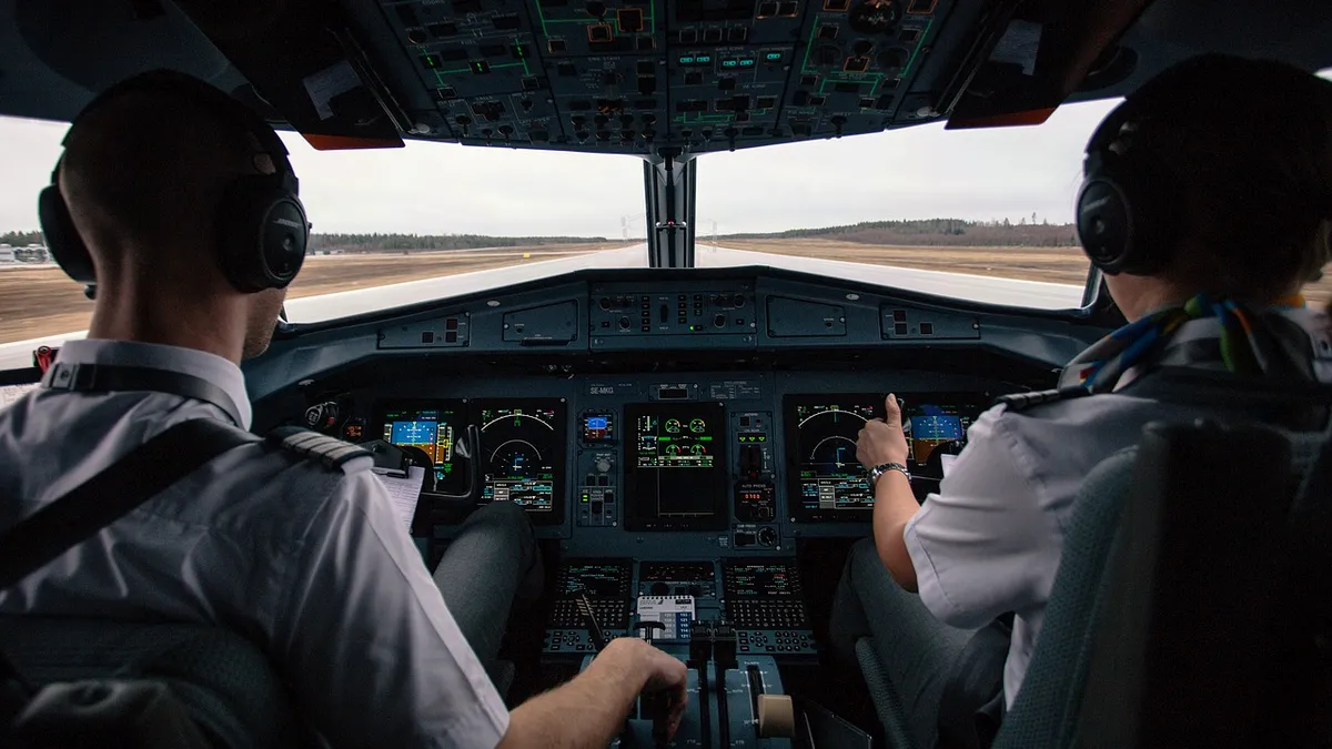 Un pilot a refuzat să își finalizeze cursa deoarece i se terminase tura