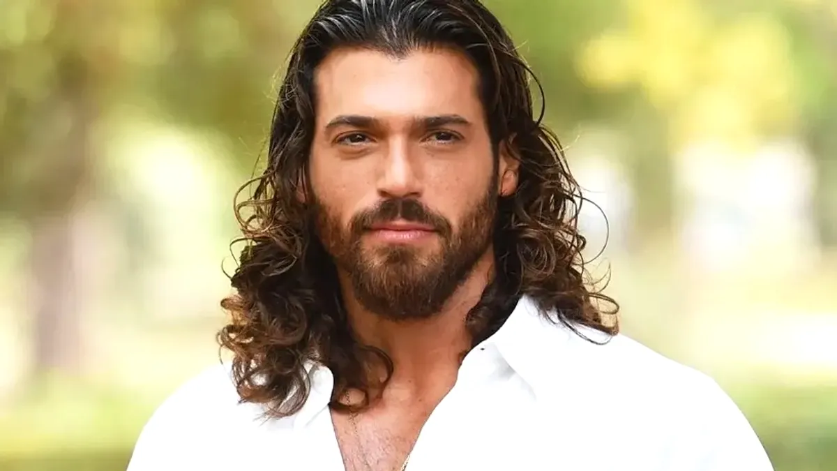 Șoc în Turcia. Un actor de telenovele a fost reținut într-o razie antidrog într-un club din Istanbul