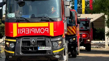 Incendiu în sectorul 5. O adolescentă și un bărbat, în stare gravă la spital