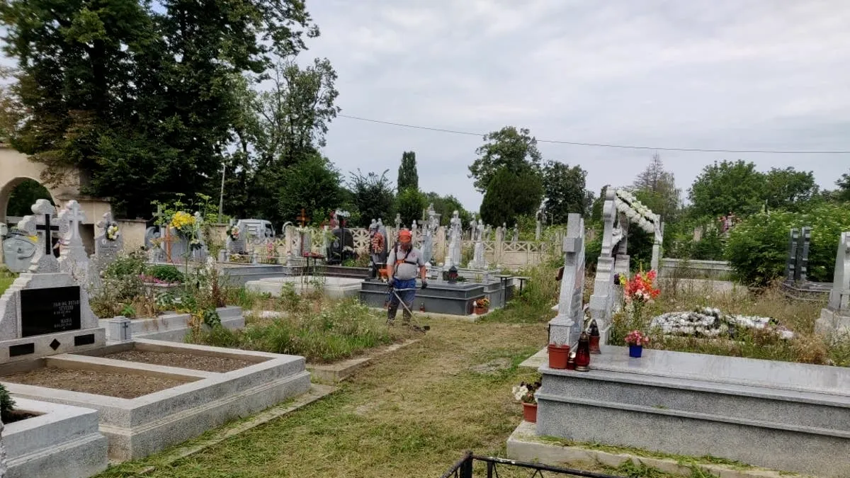 Percheziţii la persoane bănuite de profanare de morminte şi furt