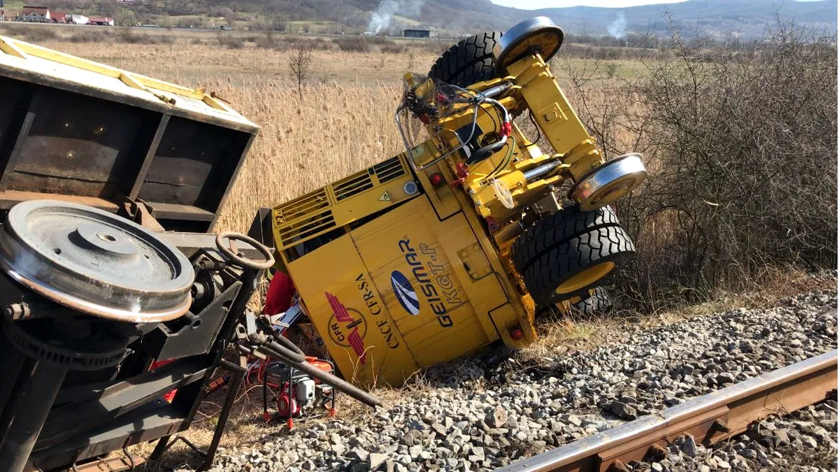 Luni 13 -  zi neagră pentru CFR. Încă un tren a deraiat (FOTO)