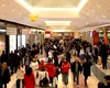 Peste 10 milioane de vizitatori se plimbă lunar în mall-urile din București