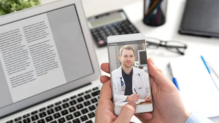 Consultul medical prin WhatsApp - între urgență și risc legal